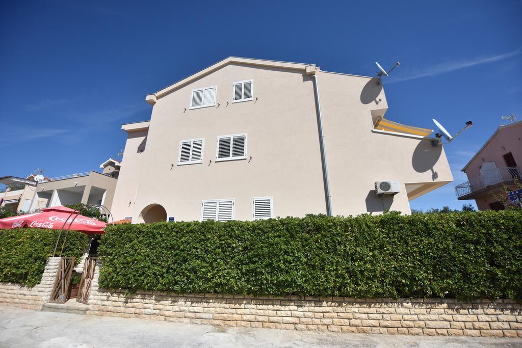 Apartments Pralija Zaboric Bagian luar foto