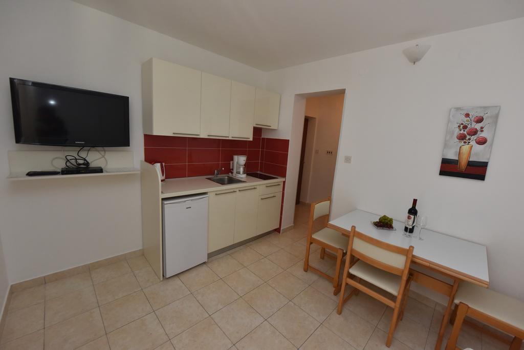 Apartments Pralija Zaboric Bagian luar foto