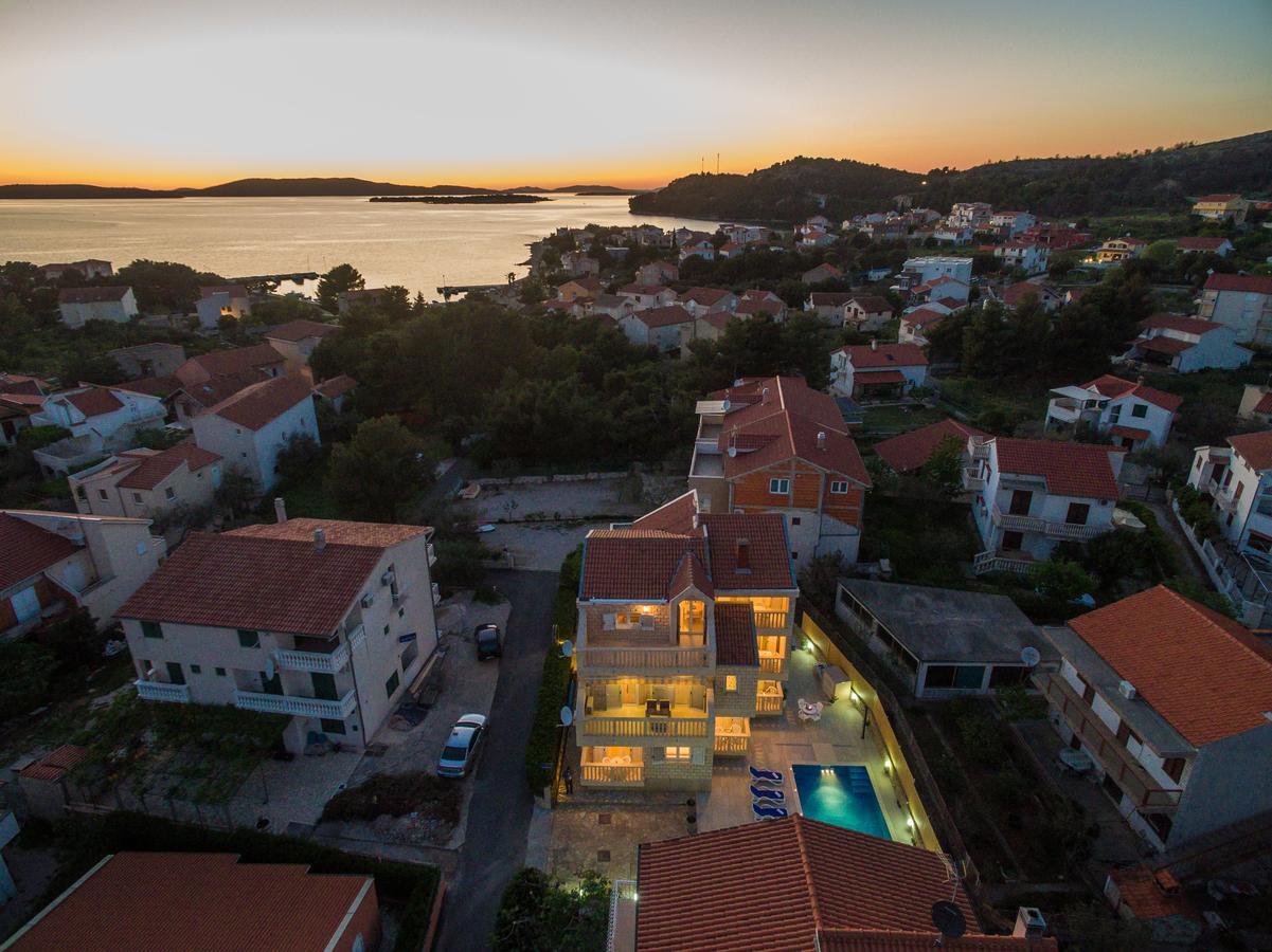 Apartments Pralija Zaboric Bagian luar foto