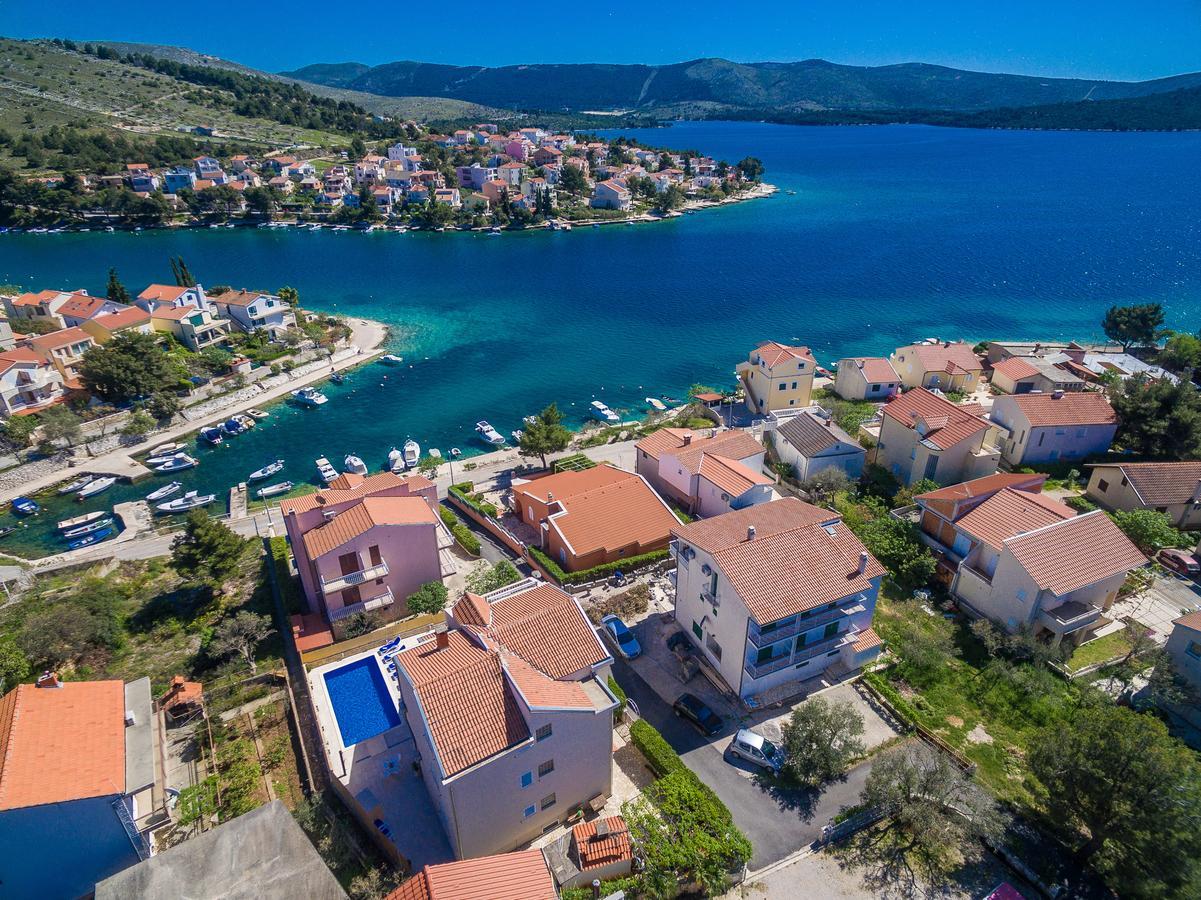Apartments Pralija Zaboric Bagian luar foto