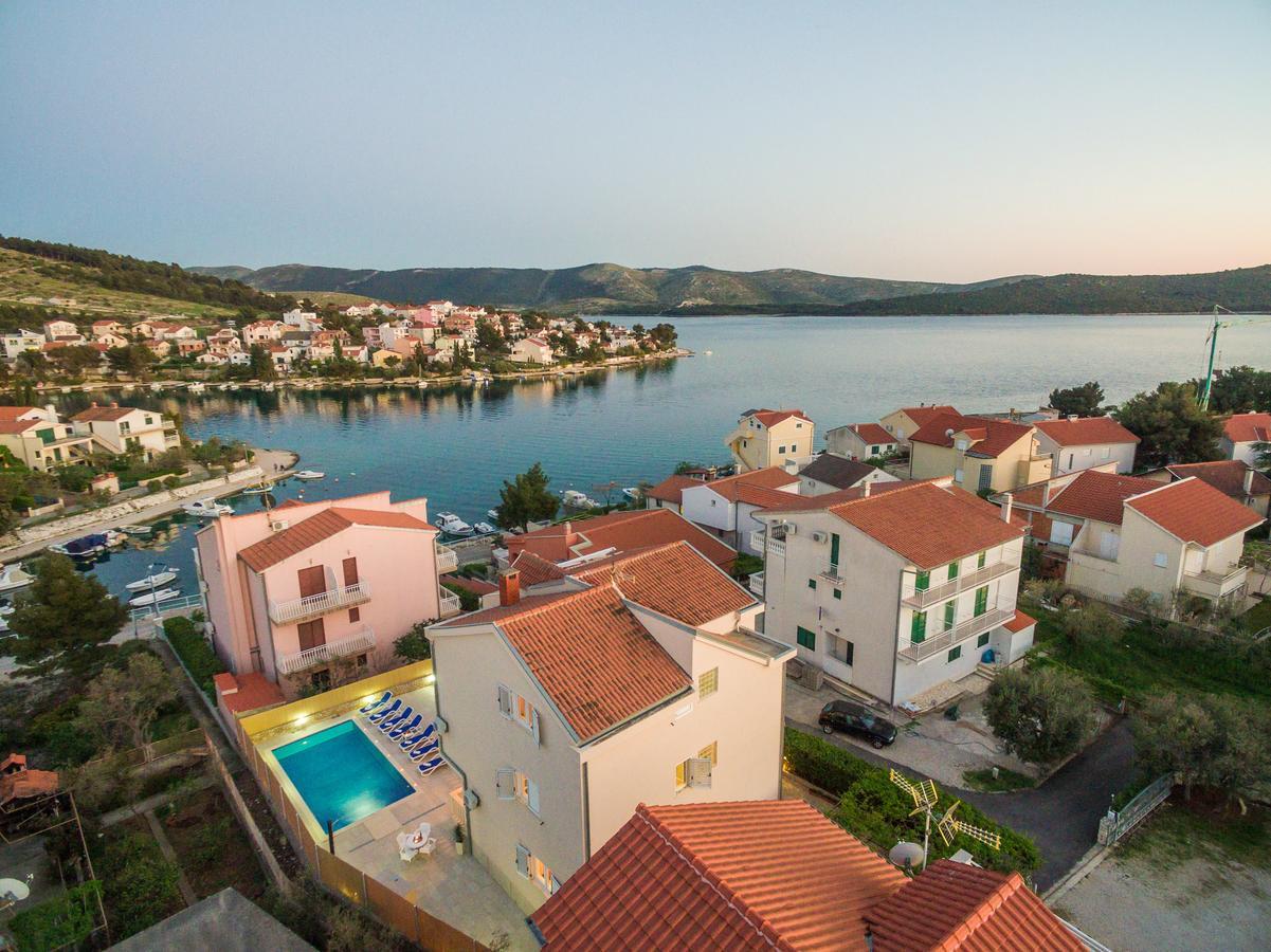 Apartments Pralija Zaboric Bagian luar foto