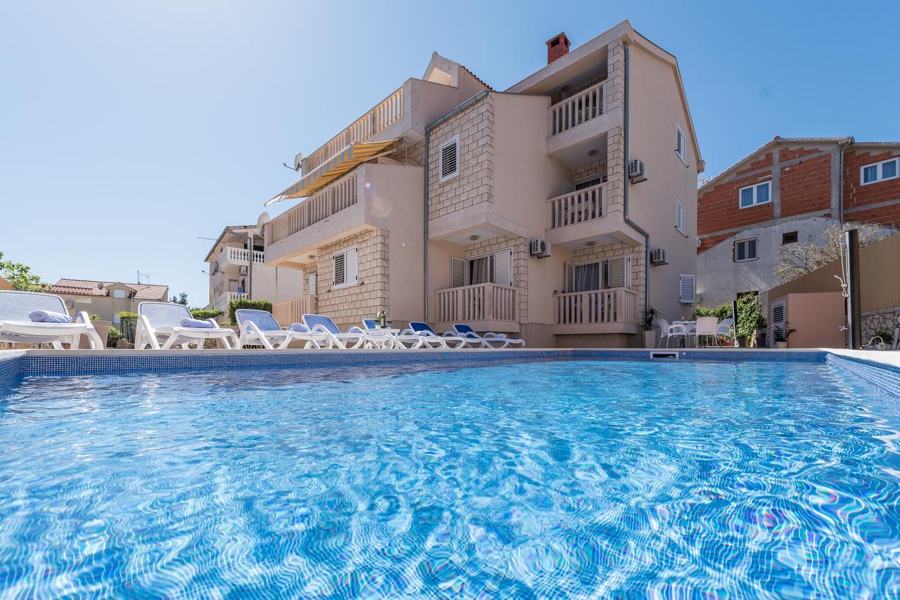 Apartments Pralija Zaboric Bagian luar foto