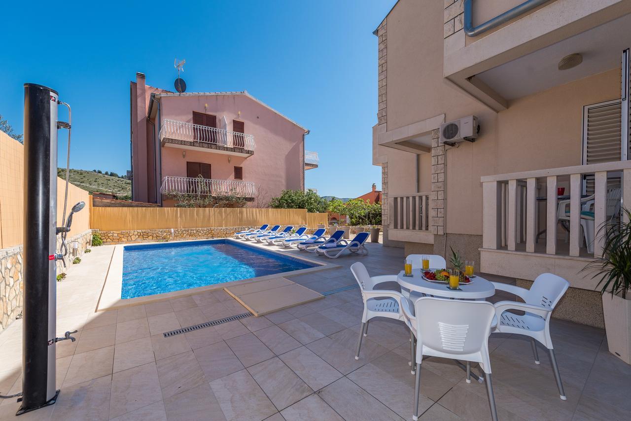 Apartments Pralija Zaboric Bagian luar foto